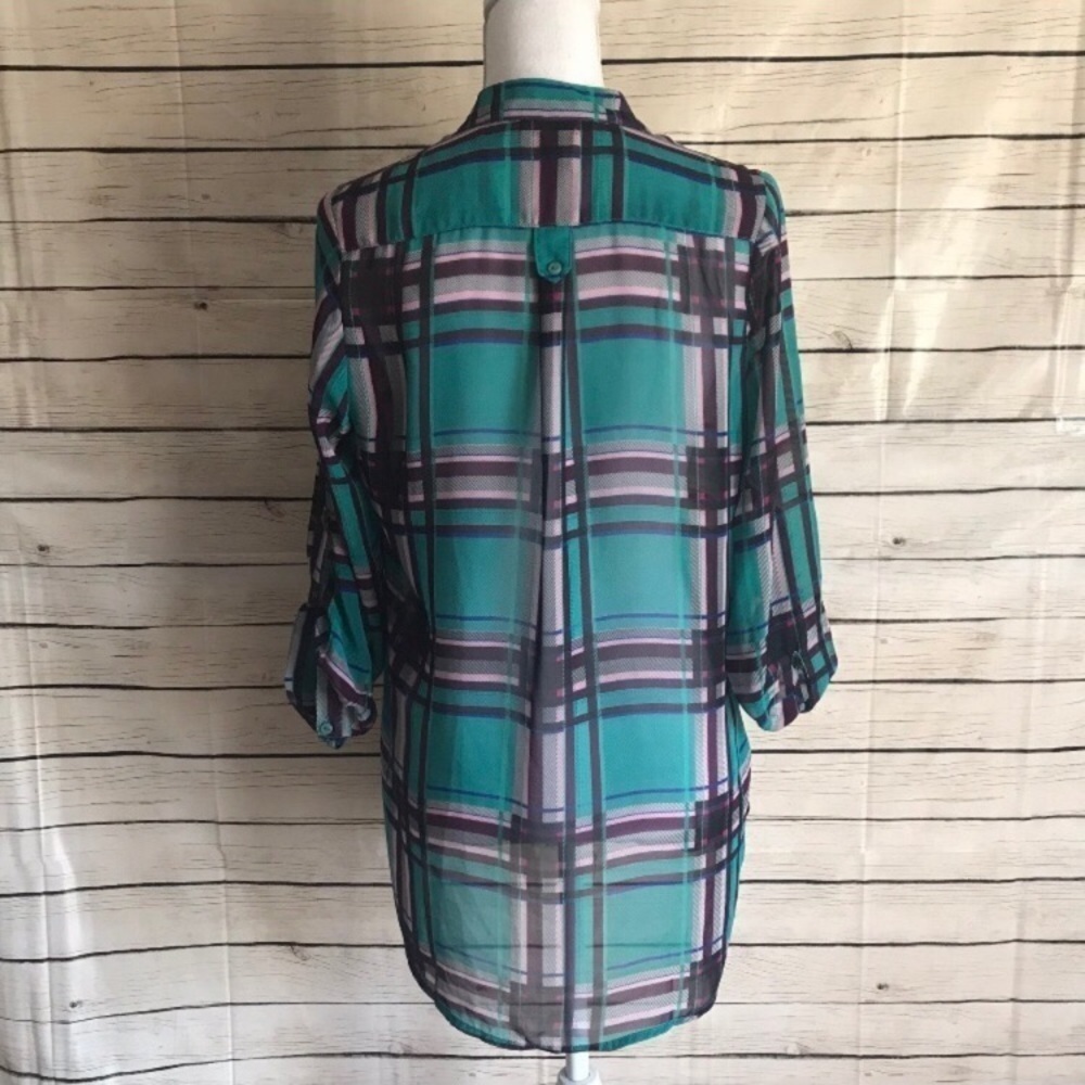 Francesca’s Collection Bird Cage Plaid Button Up Tunic - Picture 3 of 7